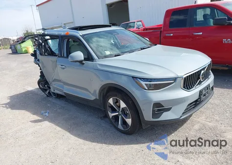 2025 Volvo Xc40 Plus z USA, uszkodzony, nr VIN YV4L12UE5S2566400